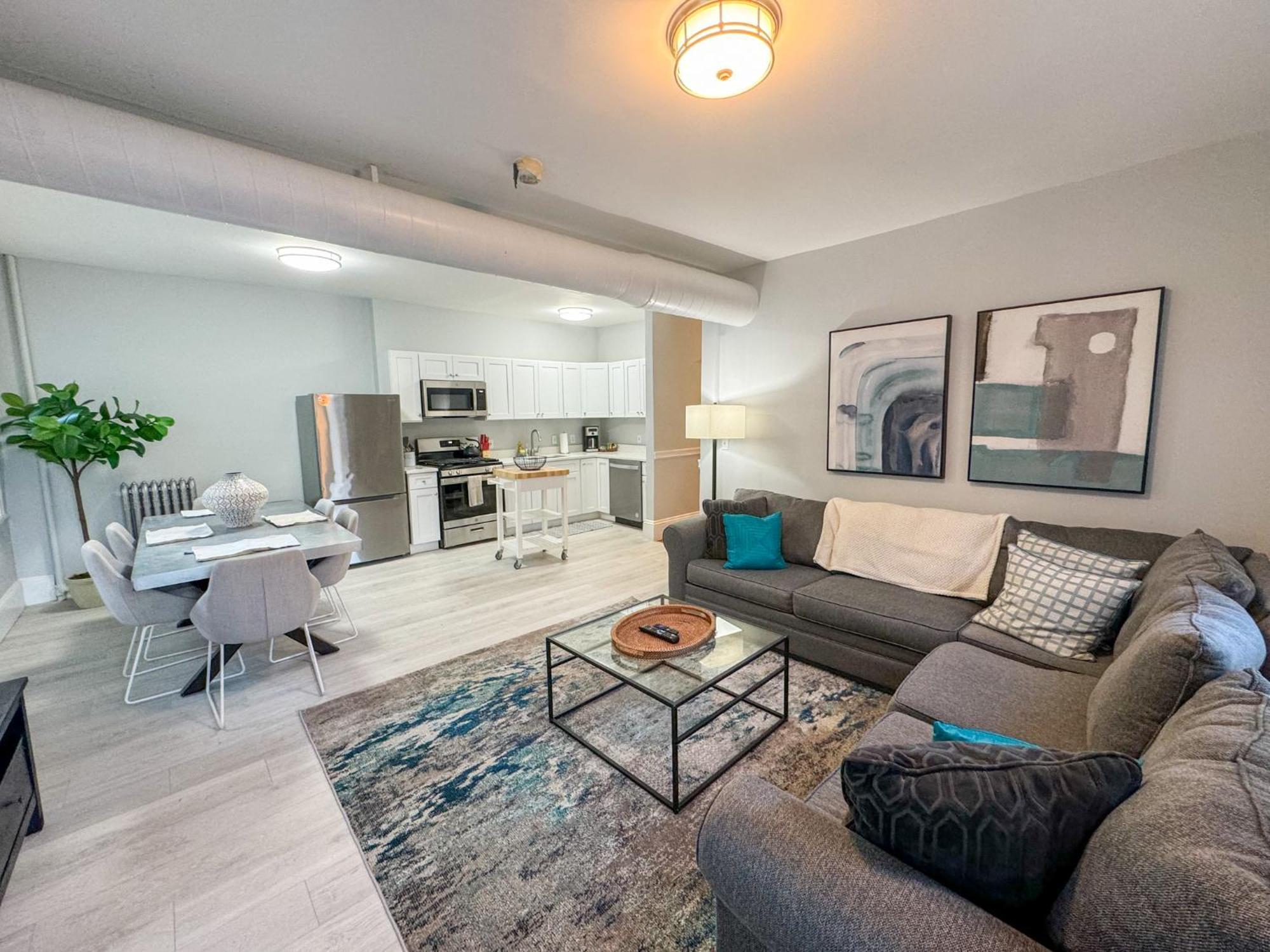 Huge,3 Bed,2Bath,Public Transport,Boston,Sleeps 9 Lejlighed Brookline Eksteriør billede